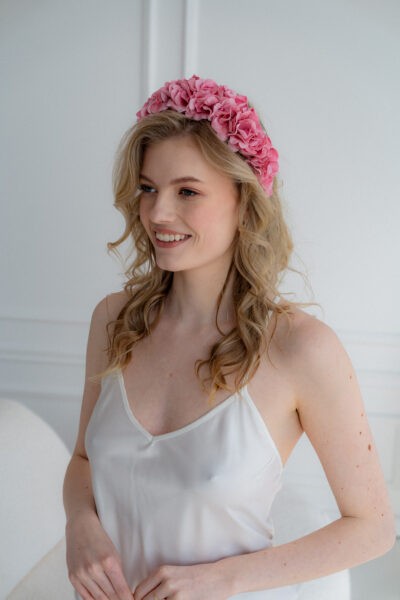 DSC00090-Enhanced-NR-Edit-1 Opaska do włosów kwiatowa rożowa LILY