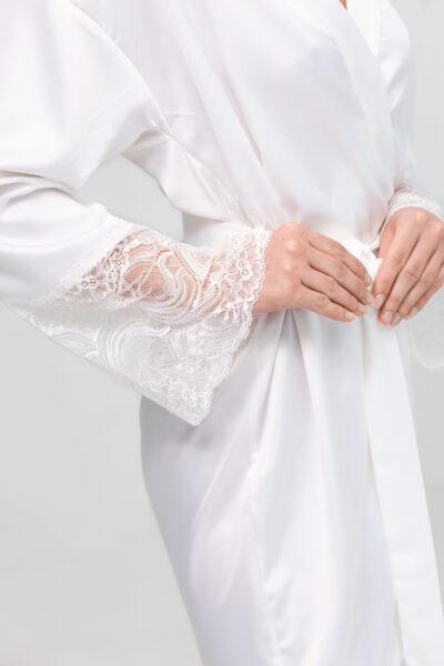 Biały szlafrok damski z koronkowymi rękawami BRIDAL IVORY
