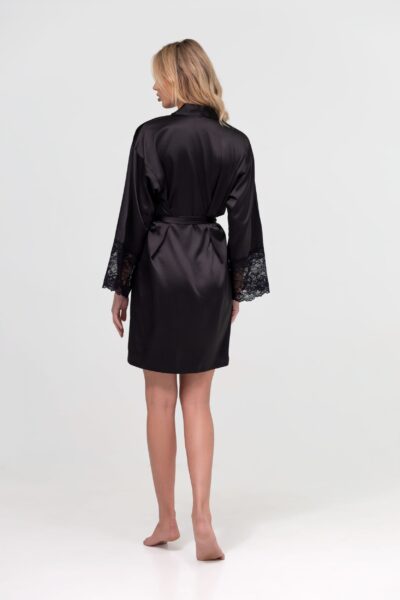 Czarny szlafrok damski z koronkowymi rękawami BRIDAL BLACK